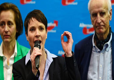 رئيسة حزب "البديل من أجل ألمانيا" فراوكة بيتري ونائبتها بياتريكس فون شتروش، أرشيف